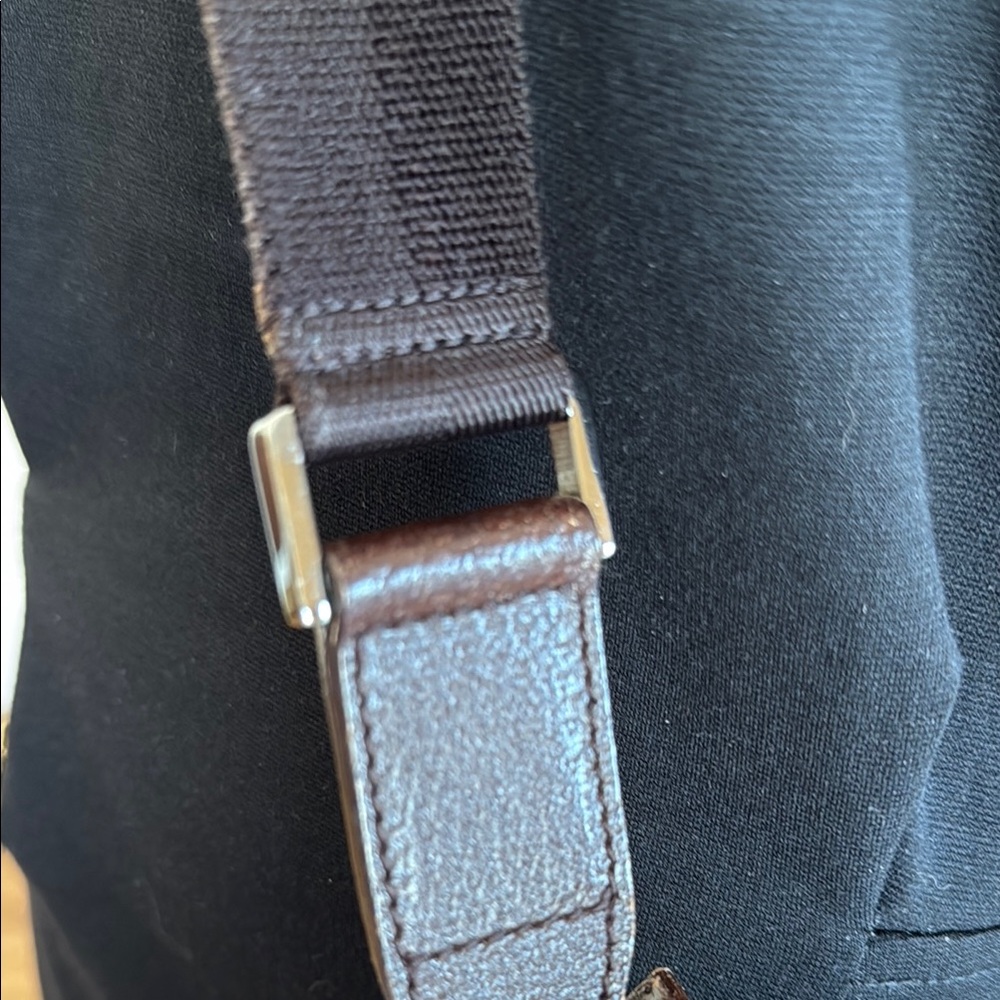 Gucci GG Canvas Messenger Monogram Bag - Picture 13 of 13